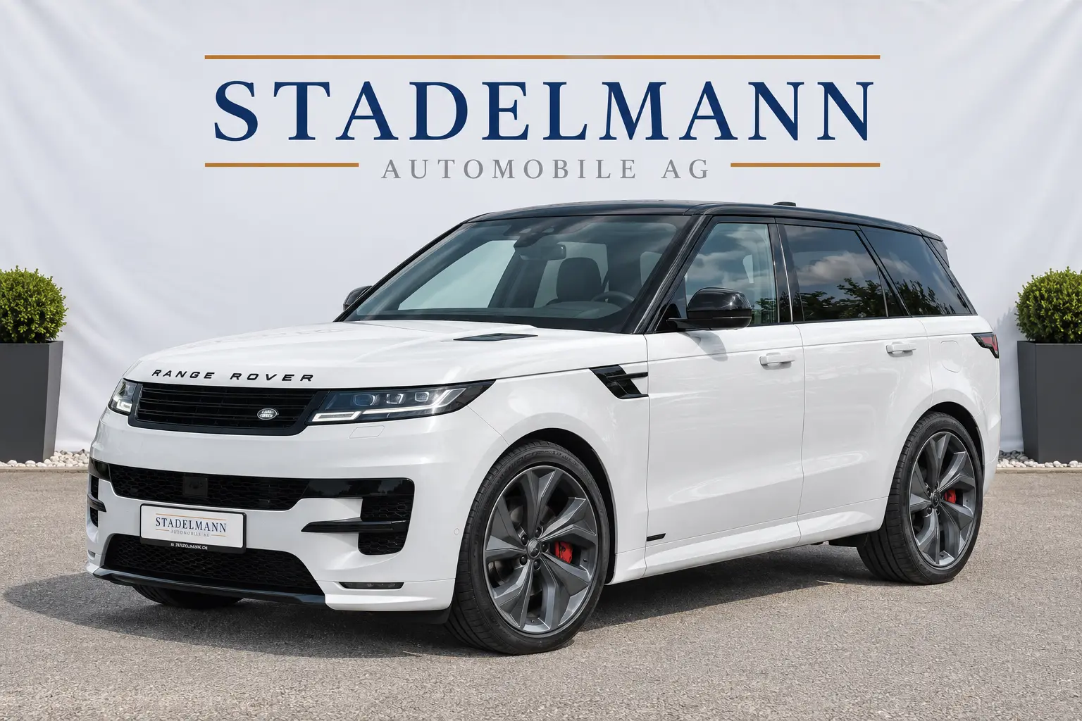 Range Rover Sport P530 in white